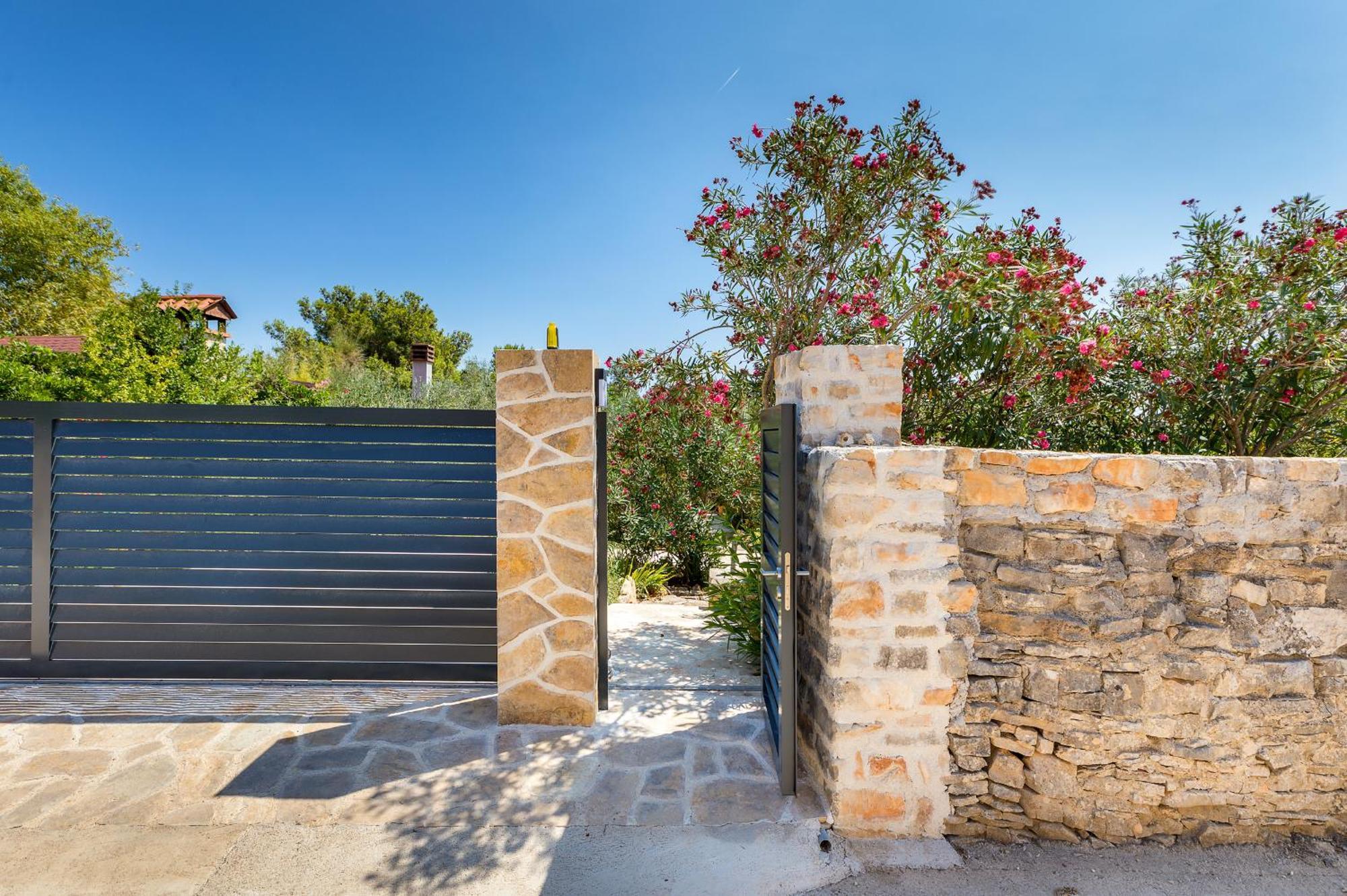 Casa De Flores, Ace Location - 100M From Bodinka Beach , Free Parking, Nature'S Heaven Peroj Zewnętrze zdjęcie